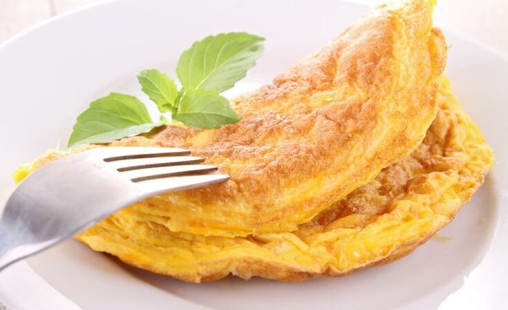 Chicken omelet - usa ka pagkaon nga pinggan nga gitugotan alang sa gout